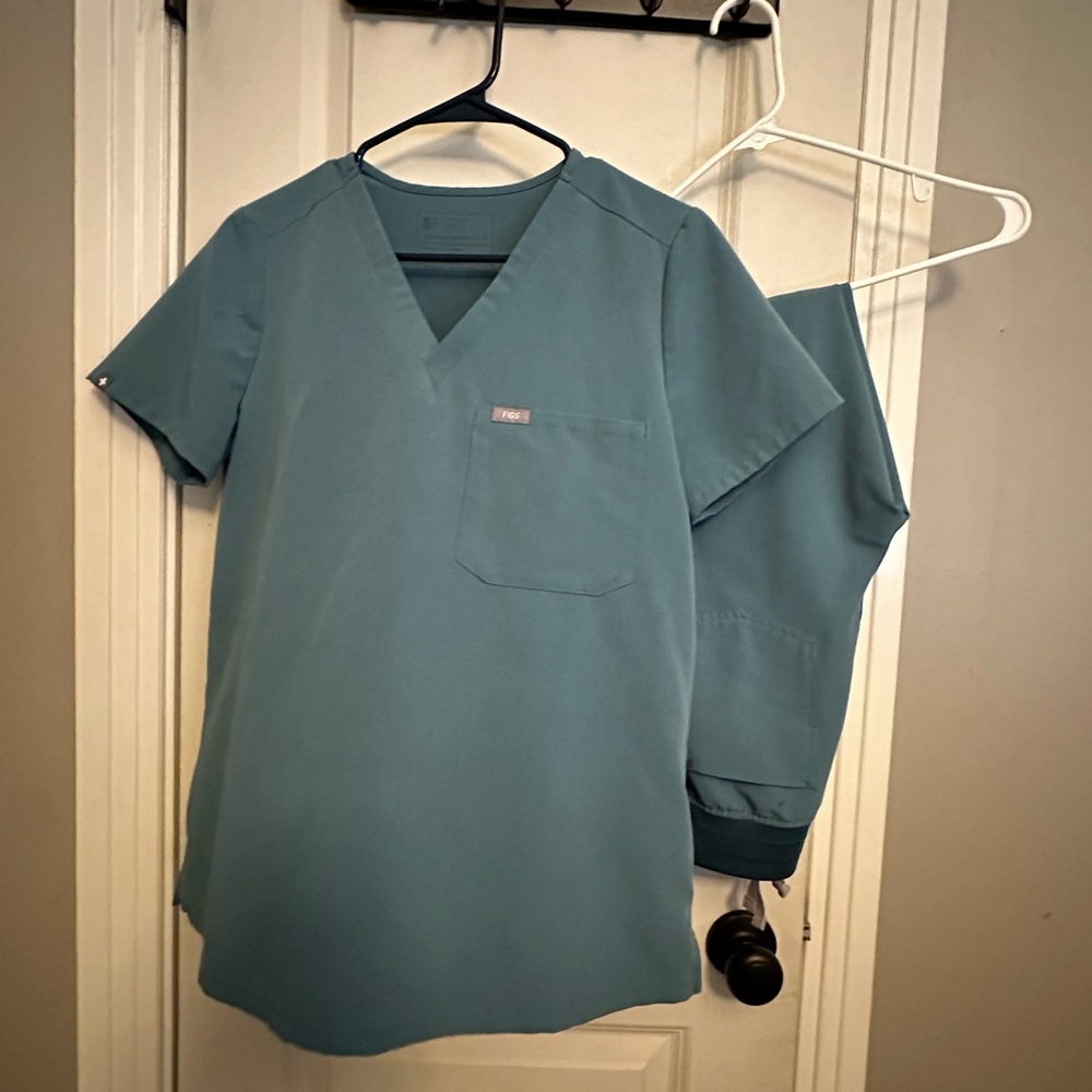SMALL FIGS SCRUBS
